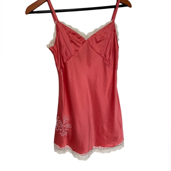 OLD NAVY SILK CAMISOLE. SIZE M. - Picture 4 of 7